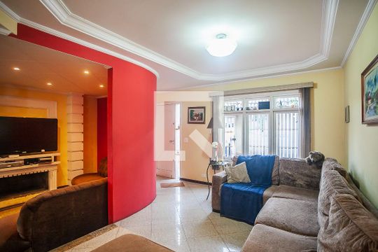 Casa para alugar com 3 quartos, 205m² em Parque Marabá, Taboão da Serra
