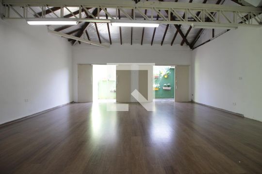 Quarto de casa à venda com 2 quartos, 250m² em Jardim Monte Kemel, São Paulo