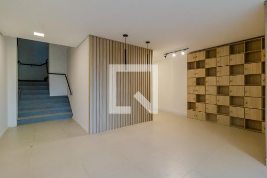 Hall de entrada de apartamento à venda com 1 quarto, 51m² em Jardim Botânico, Porto Alegre