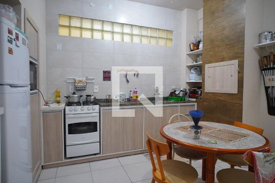 Cozinha de apartamento à venda com 4 quartos, 147m² em Floresta, Porto Alegre