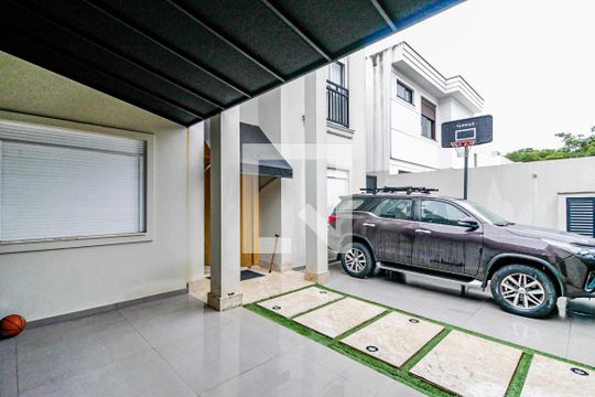 Garagem de casa à venda com 5 quartos, 310m² em Vila Cruzeiro, São Paulo