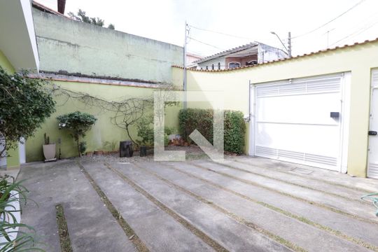Garagem de casa à venda com 3 quartos, 200m² em Jardim Triana, São Paulo