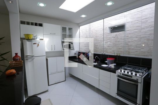 Cozinha de casa à venda com 3 quartos, 200m² em Jardim Triana, São Paulo