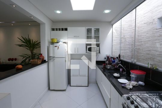 Cozinha de casa à venda com 3 quartos, 200m² em Jardim Triana, São Paulo