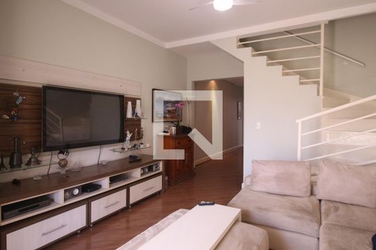 Sala de casa para alugar com 3 quartos, 200m² em Jardim São Paulo, São Paulo