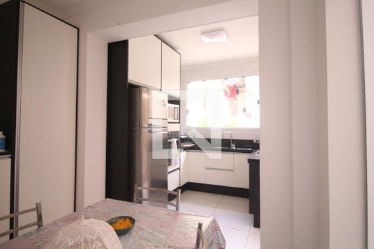 Cozinha de casa para alugar com 3 quartos, 200m² em Jardim São Paulo, São Paulo