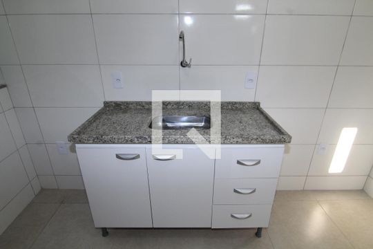 Cozinha de apartamento para alugar com 2 quartos, 55m² em Ramos, Rio de Janeiro