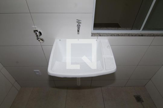 Área de Serviço de apartamento para alugar com 2 quartos, 55m² em Ramos, Rio de Janeiro