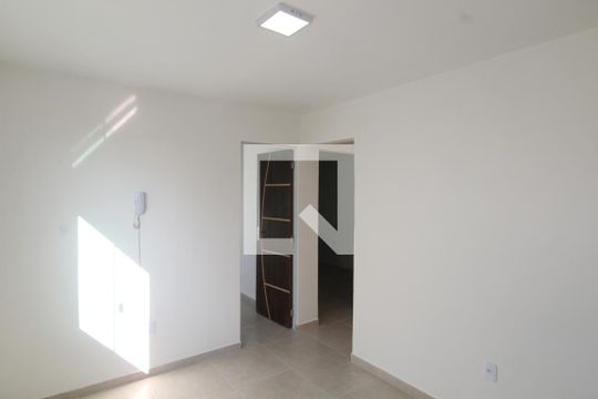 Sala de apartamento para alugar com 2 quartos, 55m² em Ramos, Rio de Janeiro