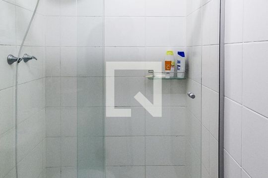 Banheiro de apartamento à venda com 2 quartos, 44m² em Protásio Alves, Porto Alegre