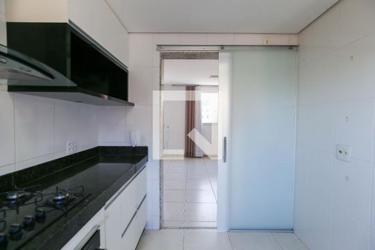 Cozinha de apartamento à venda com 3 quartos, 77m² em Jardim América, Belo Horizonte