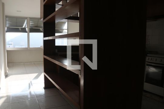 Sala de apartamento para alugar com 2 quartos, 65m² em Itararé, São Vicente