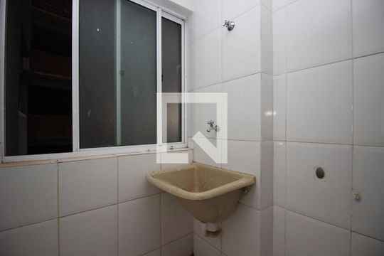 Cozinha e Área de Serviço de apartamento para alugar com 2 quartos, 60m² em Ceilândia Norte (ceilândia), Brasília