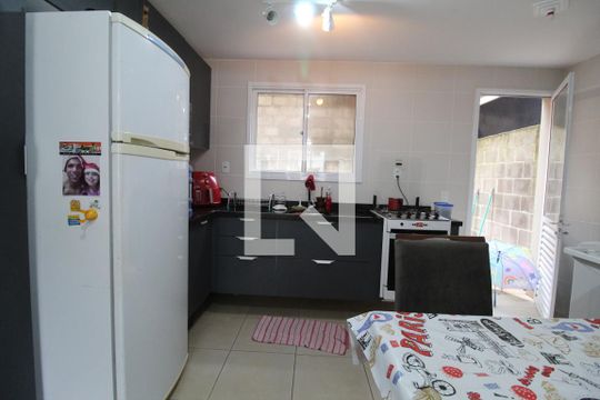 Cozinha de apartamento à venda com 2 quartos, 48m² em Olaria, Canoas