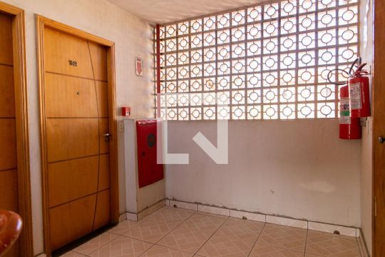 Hall de Entrada de apartamento à venda com 2 quartos, 59m² em Campanário, Diadema