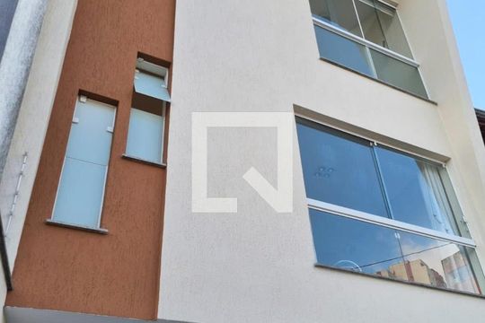 Fachada de casa à venda com 3 quartos, 266m² em Osvaldo Cruz, São Caetano do Sul