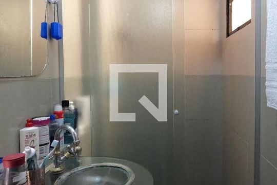Banheiro de apartamento para alugar com 2 quartos, 65m² em Macedo, Guarulhos