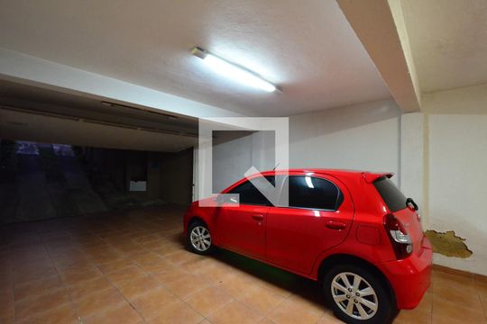 Garagem de casa à venda com 3 quartos, 253m² em Parque Jabaquara, São Paulo