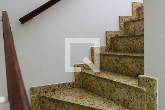 Acesso aos Quartos de casa à venda com 4 quartos, 180m² em Vila Scarpelli, Santo André