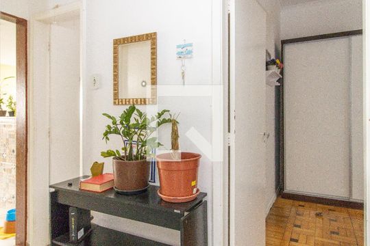 Hall de apartamento à venda com 3 quartos, 115m² em Olaria, Rio de Janeiro
