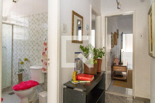 Hall de apartamento à venda com 3 quartos, 115m² em Olaria, Rio de Janeiro