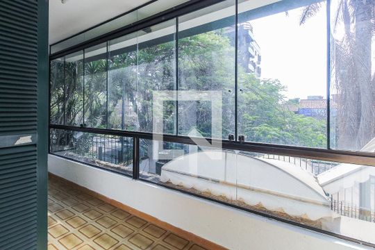Sacada da sala de casa à venda com 3 quartos, 417m² em Jardim Lindóia, Porto Alegre