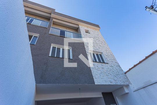 Fachada de casa à venda com 2 quartos, 81m² em Vila Helena, Santo André