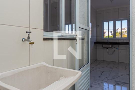 Área de Serviço de casa à venda com 2 quartos, 81m² em Vila Helena, Santo André
