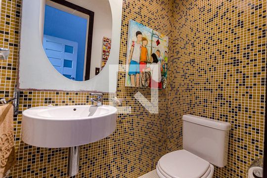Lavabo de casa de condomínio à venda com 3 quartos, 260m² em Badu, Niterói