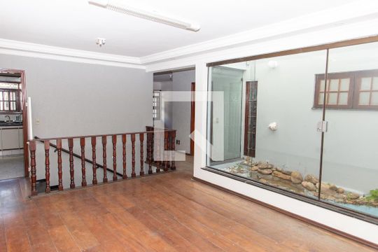 Sala de Estar de casa à venda com 6 quartos, 510m² em Centro, Diadema