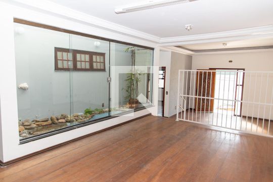 Sala de Estar de casa à venda com 6 quartos, 510m² em Centro, Diadema