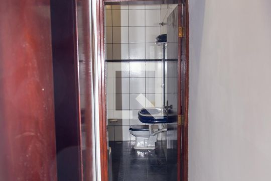 Banheiro da Suíte 1 de casa à venda com 6 quartos, 510m² em Centro, Diadema