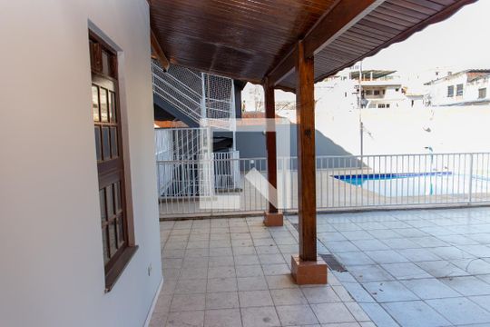 Quintal de casa à venda com 6 quartos, 510m² em Centro, Diadema