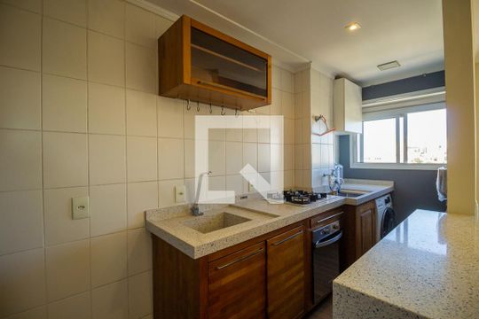 Cozinha  de apartamento para alugar com 1 quarto, 31m² em Cambuci, São Paulo
