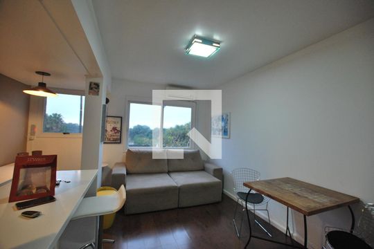 Sala de apartamento para alugar com 1 quarto, 40m² em Centro Histórico, Porto Alegre