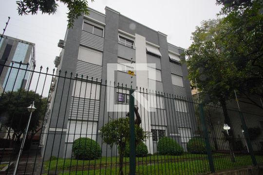 Fachada de apartamento à venda com 2 quartos, 68m² em Independência, Porto Alegre