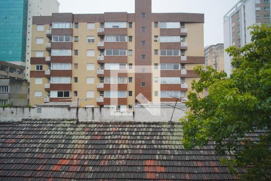 Sala_Vista  de apartamento à venda com 2 quartos, 68m² em Independência, Porto Alegre