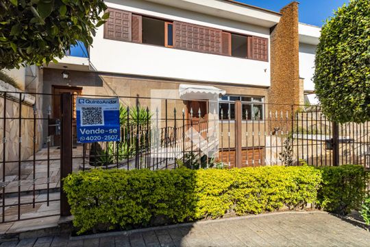 Fachada da Casa de casa à venda com 3 quartos, 290m² em Jardim da Gloria, São Paulo