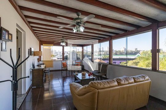 Varanda do Segundo Andar de casa à venda com 3 quartos, 290m² em Jardim da Gloria, São Paulo