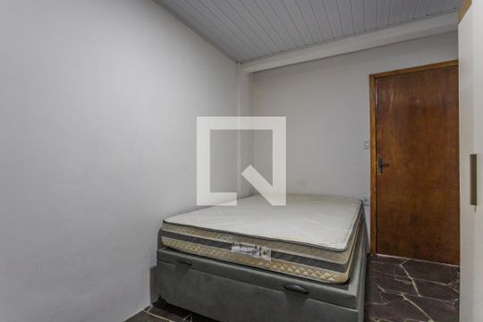 Quarto de apartamento à venda com 1 quarto, 45m² em Jardim Floresta, Porto Alegre