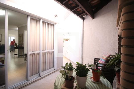 Área comum de casa de condomínio à venda com 3 quartos, 220m² em Santa Teresinha, São Paulo