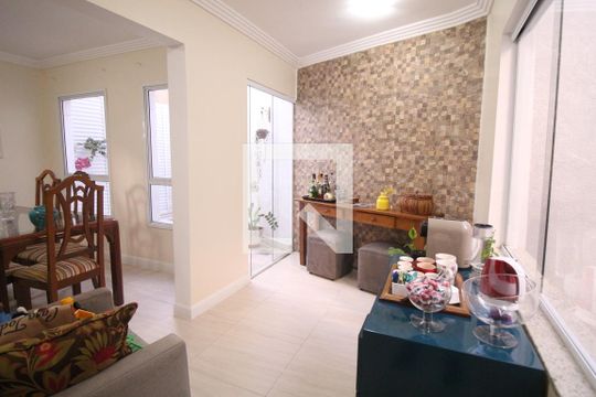 Casa de Condomínio à venda com 3 quartos, 220m² em Santa Teresinha, São Paulo