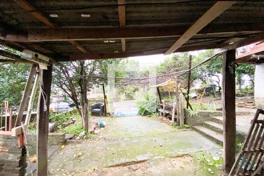 Quintal e Área de Serviço  de casa à venda com 2 quartos, 120m² em Liberdade, Novo Hamburgo