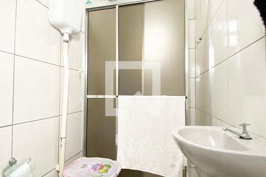 Banheiro de casa à venda com 2 quartos, 120m² em Liberdade, Novo Hamburgo