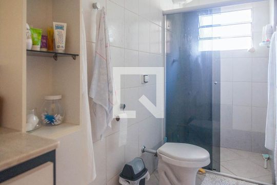 Banheiro da Suíte de casa à venda com 3 quartos, 327m² em Jardim das Tulipas, Jundiaí