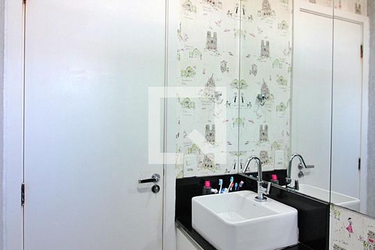 Banheiro Social de apartamento à venda com 2 quartos, 50m² em Nova Petrópolis, São Bernardo do Campo