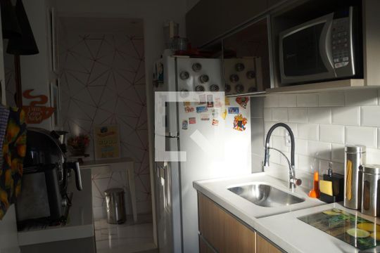 Cozinha de apartamento à venda com 2 quartos, 46m² em Encantado, Rio de Janeiro