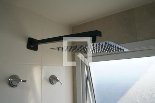 Banheiro Social de apartamento à venda com 2 quartos, 46m² em Encantado, Rio de Janeiro