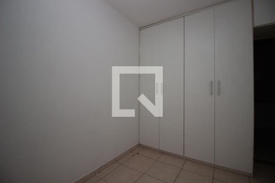 Quarto 2 de apartamento para alugar com 2 quartos, 60m² em Guará Ii, Brasília