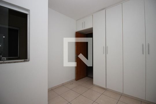 Quarto 1 de apartamento para alugar com 2 quartos, 60m² em Guará Ii, Brasília